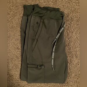 Med Couture Women's Medium Scrub Cargo Joggers Pants Olive Green
